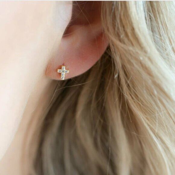 Dainty Diamond Cross Stud Earring Faith Gift Tragus Stud screw back 3rd piercing - Picture 7 of 7